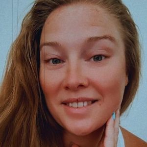 Meet your Posher, Becca